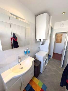 Bad - rückwärtig mit WW-Aufbereitung - 