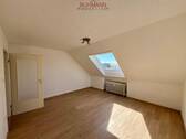 Wohnzimmer - 2 Zimmer Etagenwohnung zur Miete in Wunstorf