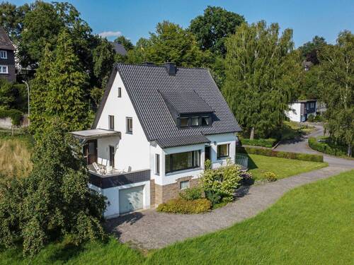 Außenansicht - Einfamilienhaus mit 126,00 m² in Arnsberg / Glösingen zum Kaufen