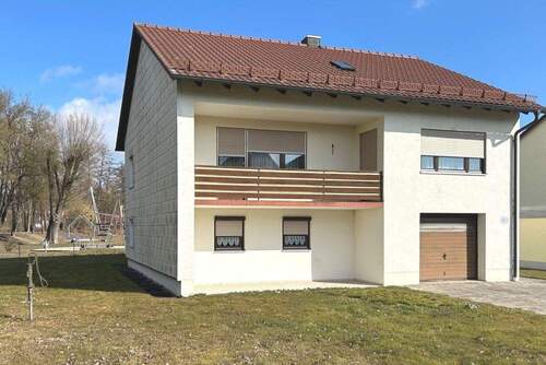 Außenansicht - Einfamilienhaus in Hengersberg - 269.000,00&nbsp;EUR Kaufpreis, ca.&nbsp; 86,00&nbsp;m&sup2;&nbsp;Wohnfl&auml;che