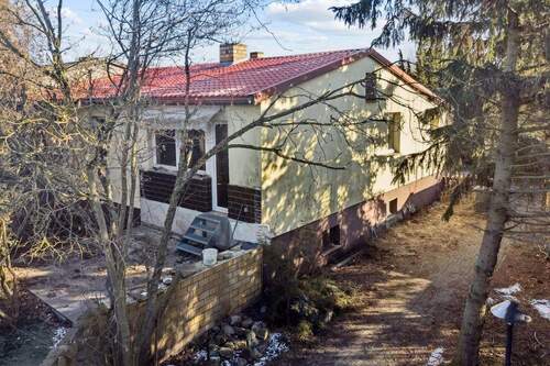 Ansicht Einfamilienhaus - KENSINGTON - Exklusiv - Vollunterkellerte Doppelhaushälfte mit Potenzial zentral in Nauen