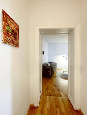 Blick vom Flur ins Wohnzimmer - 