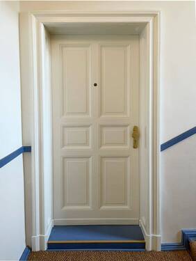 Wohnungstüre, 2025 überarbeitet - Etagenwohnung mit 52,60 m&sup2; in Berlin zum Kaufen