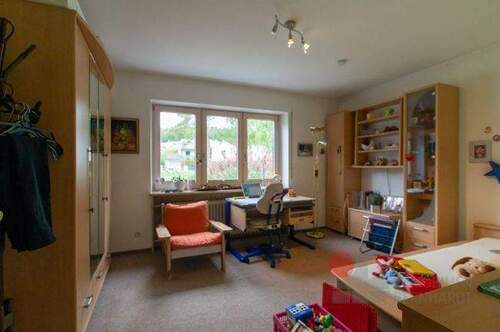 Kinderzimmer im Erdgeschoss - 