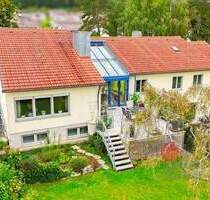 Großzügiges Einfamilienhaus mit ausgebautem Keller + Weitläufiger Garten + Saniert 1999 - Eichstätt / Landershofen