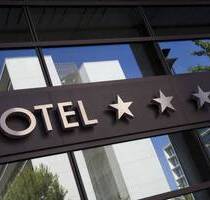 Viel Substanz für wenig Geld | Großes Hotel mit Potential nach Revitalisierung oder anderweitige Nutzung! - Bayreuth City