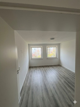 Wohnzimmer - 2 Zimmer Etagenwohnung zur Miete in Essen