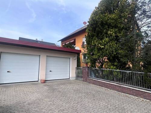 Garage - 