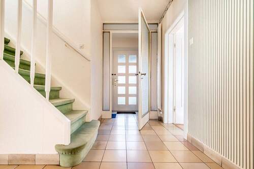 Flur - Einfamilienhaus mit 110,00 m&sup2; in Reinbek zum Kaufen