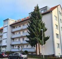 Für Sie frisch renoviert: Charmante 3-Zimmer-Wohnung mit Balkon in Feucht