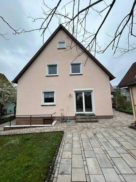 Hausansicht Gartenseite - 5 Zimmer Einfamilienhaus in Böblingen