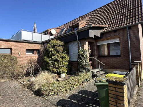 Vorderseite des Hauses - 7 Zimmer Einfamilienhaus in Braunschweig