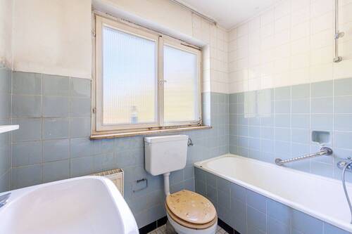 Badezimmer - 5 Zimmer Doppelhaushälfte in Marbach am Neckar