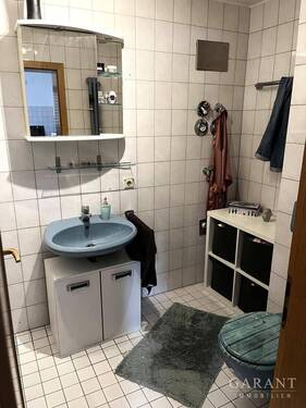 Badezimmer - Etagenwohnung mit 46,00 m² in Neuenbürg zur Miete