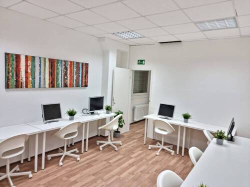 Schreibtischplatz im Co-Working Space - Repräsentativer Schreibtischplatz im Leverkusener Co-Working Space