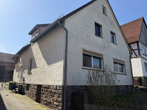 Hausansicht - 6 Zimmer Einfamilienhaus zum Kaufen in Trendelburg-Langenthal