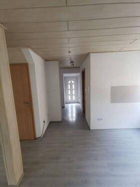 Blick von der Küche zum Eingan - 