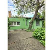 Hauptstadtmakler-Befristet vermietetes Haus auf schönen Grundstück - Berlin / Biesdorf-Süd