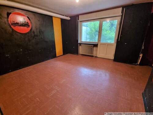 27 KG Zimmer 1 mit Zugang zum Garten Ansicht a - 