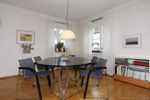 Wohn- und Esszimmer - Leben wie auf dem Land - Stadtbushaltestelle 150 Meter