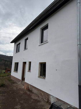 Bild 1 - Handwerkerhaus mit Potenzial - Freistehendes Einfamilienhaus auf Traumgrundstück (1.000m²)