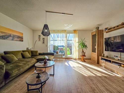 Wohnzimmer - Reihenmittelhaus mit Südgarten und Feldblick in Kehl-Ortsteil