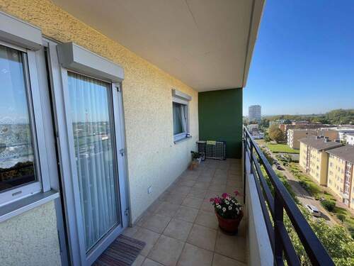 Balkon 1 - Helle 3 12 - Zimmer-Wohnung im 8. OG mit 2 Balkonen