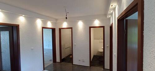 Diele durch die Wohungstür - 3 Zimmer Etagenwohnung zum Kaufen in Mannheim