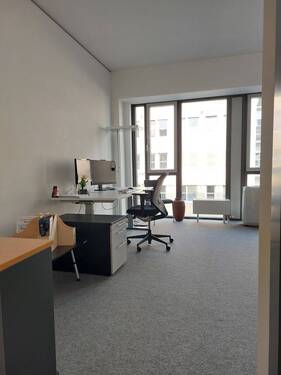 Büroraum 5 - Vollmöbliertes 25 m² Büro in Bad Cannstatt - sofort verfügbar