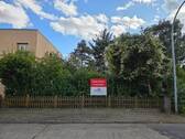 Straßenansicht - Ihr nächstes Projekt: Baugrundstück fürs Eigenheim oder Garagenpark am Stadtrand.