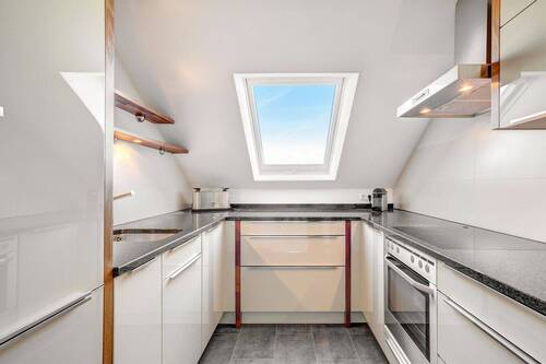 Hochwertige Einbauküche. - Etagenwohnung mit 93,20 m&sup2; in Gilching zum Kaufen