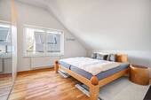 Großzügiges Schlafzimmer. - 