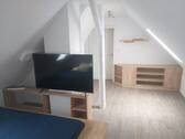 Bild 1 - Ein möbliertes Zimmer in einer Wohngemeinschaft (WG)