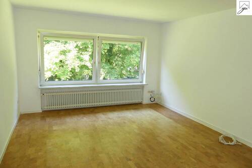 Wohnzimmer (vor Einzug des Mieters) - 