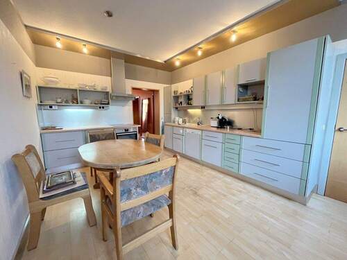 W1 - Kochen mit EBK - 1 Zimmer Mehrfamilienhaus, Wohnhaus in Schweindorf