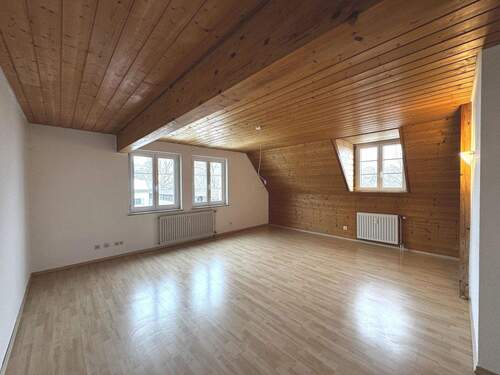 Großes Wohn- / Esszimmer - Gepflegte 2-Zimmerwohnung mit moderner Küche und TG-Stellplatz in zentraler Lage in Isny im Allgäu