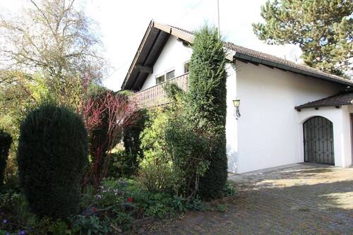 Altbau und Hofplatz - Mehrfamilienhaus, Wohnhaus mit 355,00 m² in Inning zum Kaufen