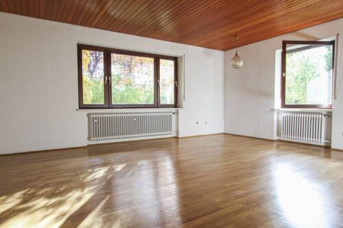 Im EG mit Blick ins Grüne - 