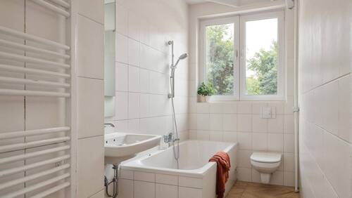 Beispiel Bad - 3 Zimmer Etagenwohnung in Berlin