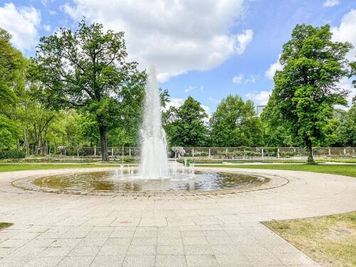 Umgebung_Springbrunnen Rosengarten Treptower Park - 