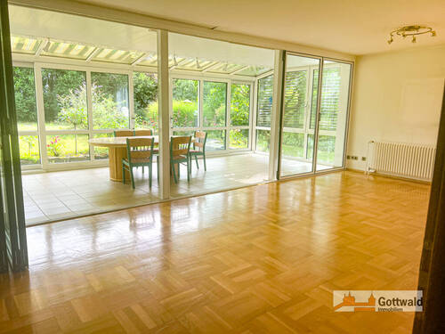Wohnzimmer zum Wintergarten - 5 Zimmer Einfamilienhaus zum Kaufen in Göppingen