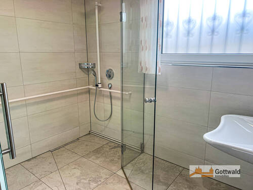 modernisiertes TL-Bad mit XL-Dusche - 
