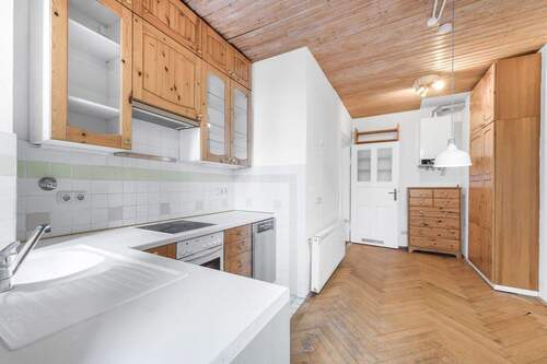 Wohnküche mit Einbauten und Gastherme - 