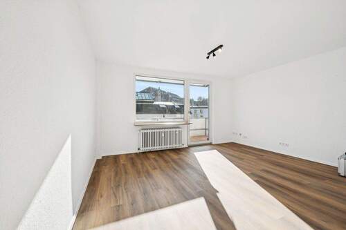 Bild 1 - Provisionsfreie, Bezugsfreie 2-Zimmer-Wohnung mit Balkon & Garagenstellplatz
