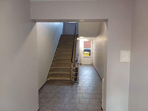 Treppenhaus - Mehrfamilienhaus, Wohnhaus zum Kaufen in Kiel