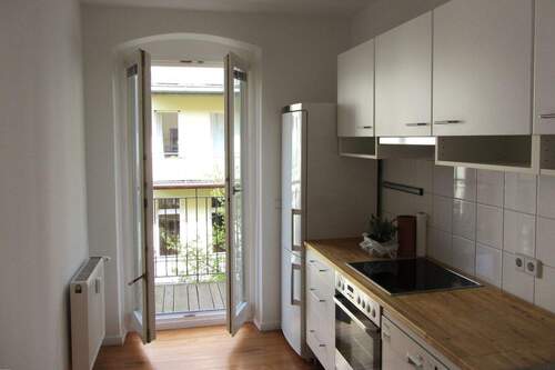 Küche mit Zugang zum Balkon - 
