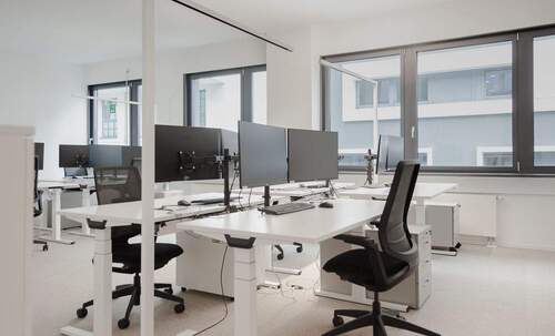 Büroraum 1 - Moderne Büroplätze zur Untermiete - voll möbliert & Stellplatzoption - All-in-Miete