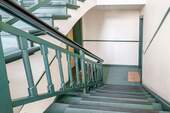Treppenhaus - 2 Zimmer Etagenwohnung zum Kaufen in Berlin