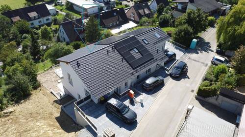 Außenansicht Drohne 2 - 5 Zimmer Doppelhaushälfte in Königsbach-Stein