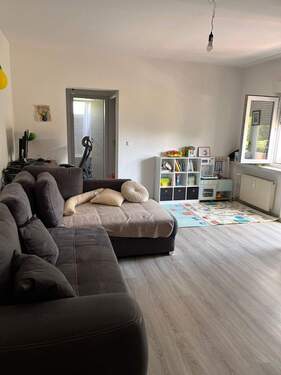 Schöner Wohnbereich.jpg - ***Schöne gepflegte Wohnung mit Aufzug leer stehend***